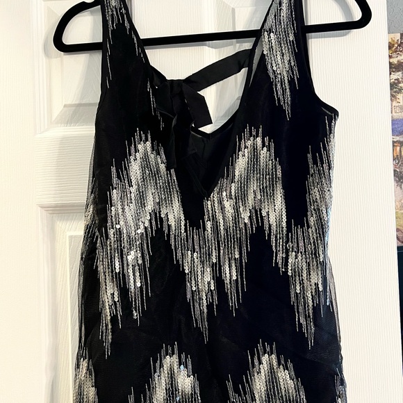 Banana Republic Monogram Top - Picture 3 of 3